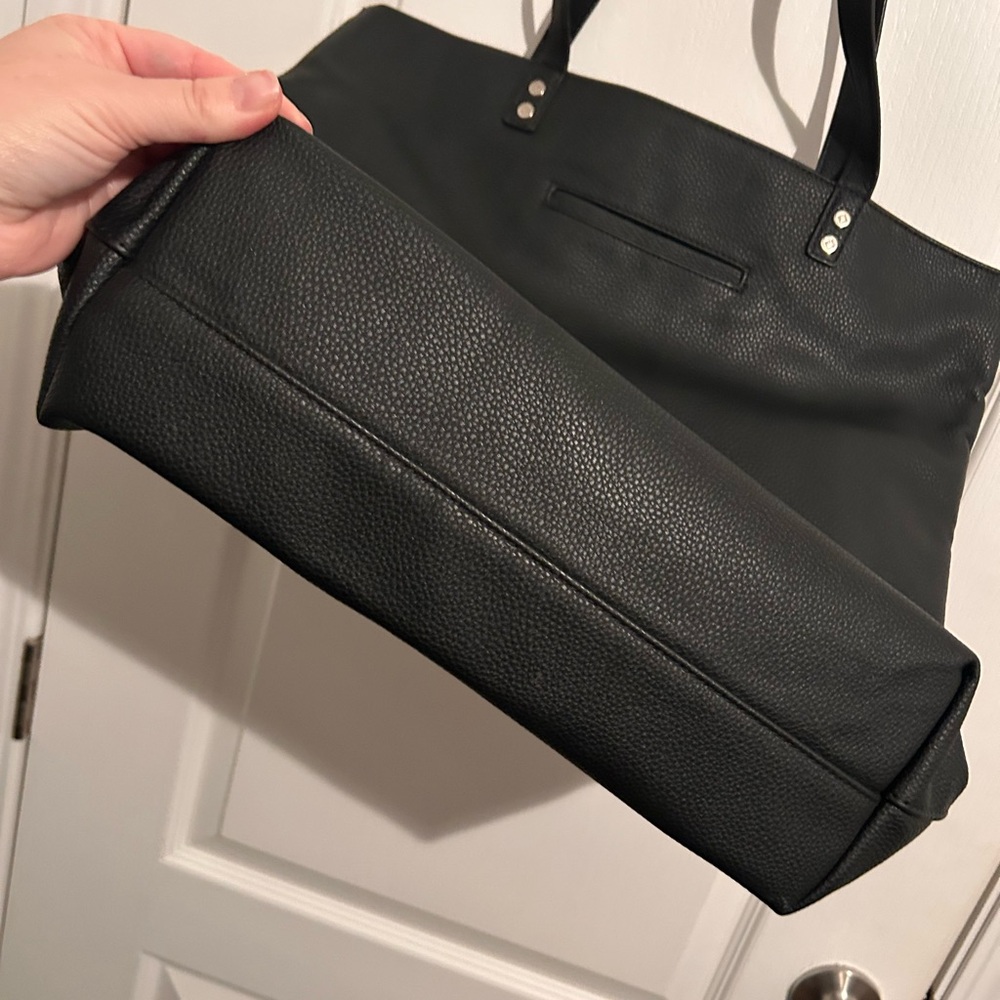 Thirty-one Around Town Tote & Matching Wallet - Picture 3 of 12